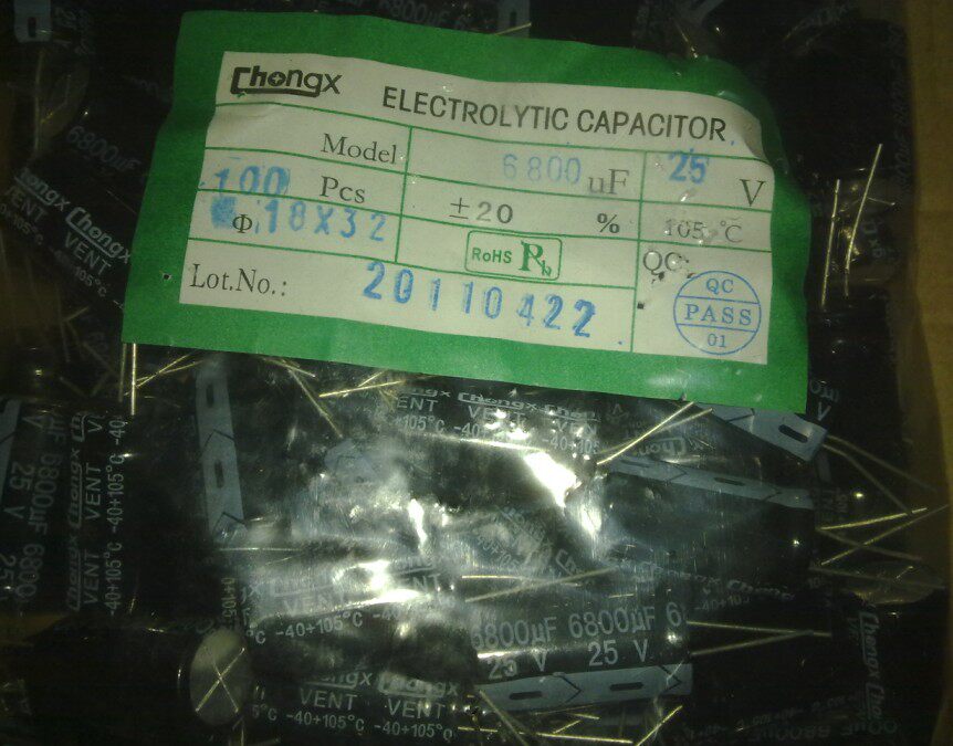 Aluminum electrolytic capacitor 25V6800UF 6800UF25V volume 18X32
