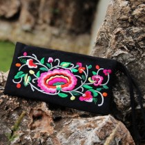 Coin purse National style fabric bag Exquisite embroidered coin purse Clutch embroidered bag Embroidery bag