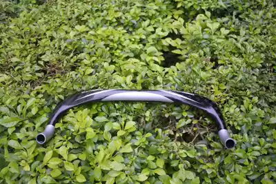 The plane hits the Gospel of the dead car friends. The carbon fiber aircraft sells at a low price.