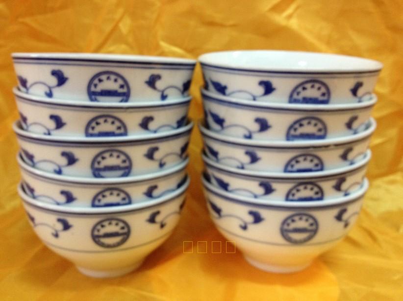 醴陵瓷器--群力瓷厂70年代生产的釉下手绘蓝牡纹盘子--收藏品