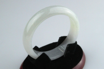 (Poly-Treasure Cabinet) Emerald Old Pit A Cargo Ice Type Light Purple Bracelet