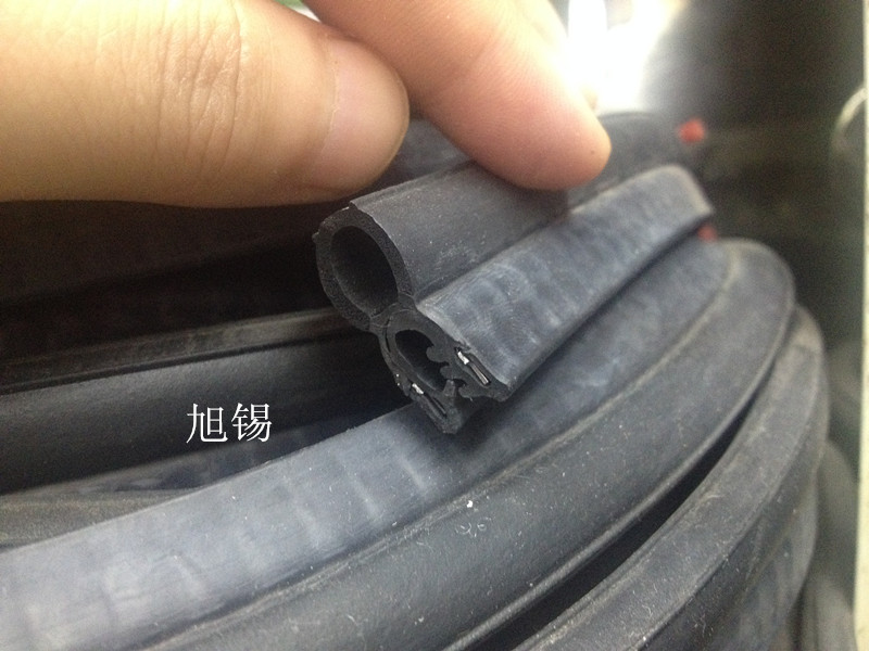 Oil-resistant rubber sealing strip composite skeleton insert RMBthree B-C skeleton embedding strip non-petable