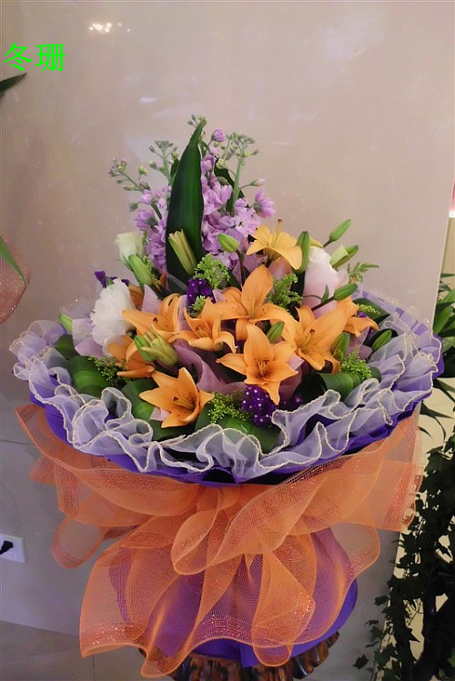 漳州龙岩廉江香水百合花束南平同城鲜花速递商务客户领导长辈订花