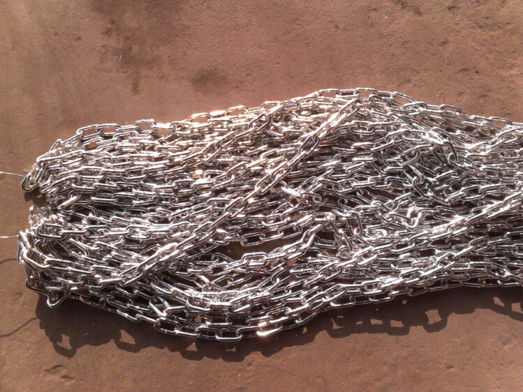 Iron chain stainless steel chain galvanized chain warning column chain yellow and black chain red and white chain dog chain