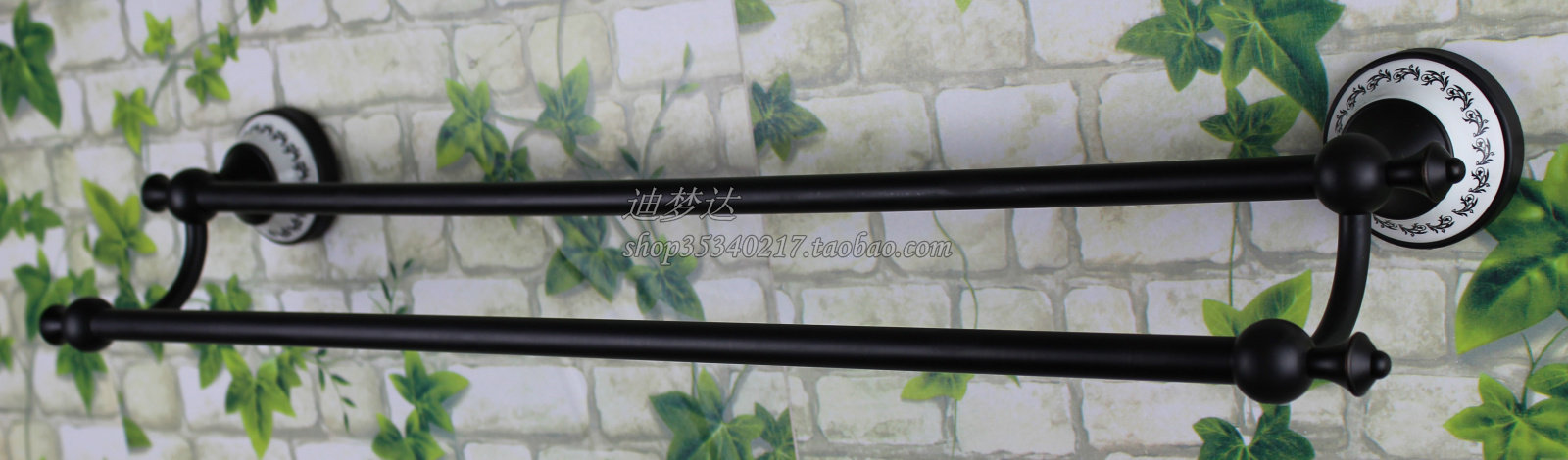 White Porcelain European Black Antique Retro Blue and White Porcelain Copper Ceramic Round Base Towel Rack Double Rod Black Bronze Pendant