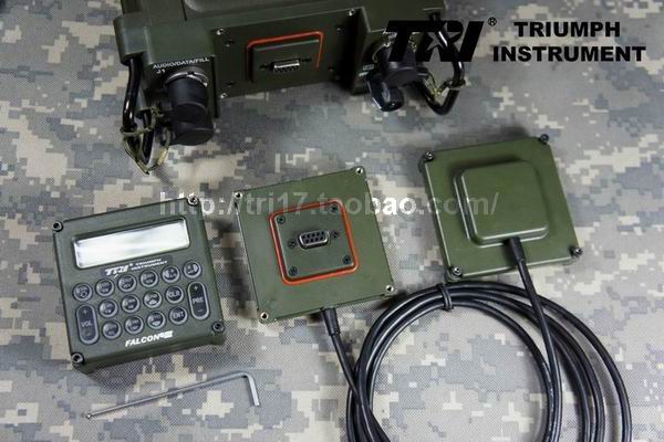 Detachable separation panel for PRC-117G radio station