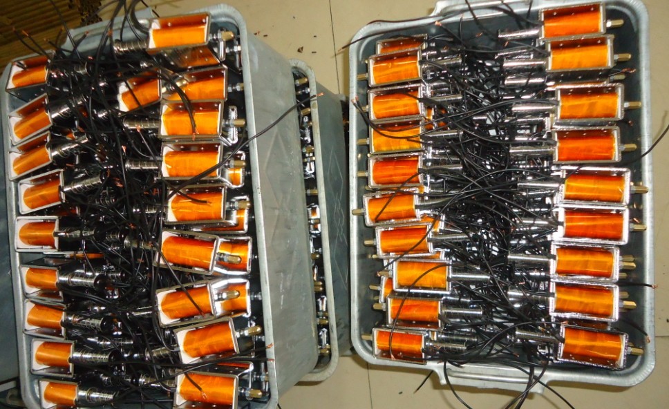 Operating mechanism coil VS1 CT19 CT17ZN63A (VS1) opening and closing coil electromagnet small black clip type