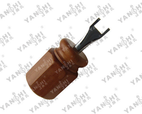 1535 1535 KEYBOARD BLOCKING SCREWDRIVER IN THE LIGHT OF