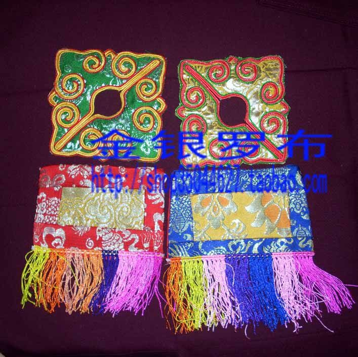 The clothes that the Buddha's clothes 7 inch Buddhist statues wear