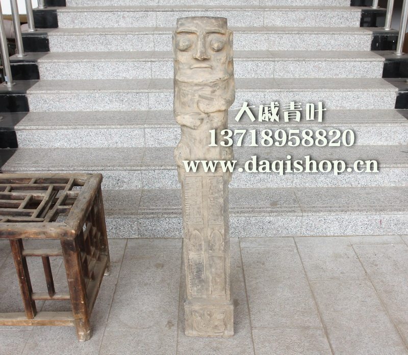 Vertical ceramic sculpture (rental 500 yuan per day)