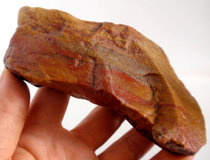 260 grams of authentic Bahrain stone national stone Fuhuang stone chicken blood stone frozen stone colored stone (high-quality chicken blood)