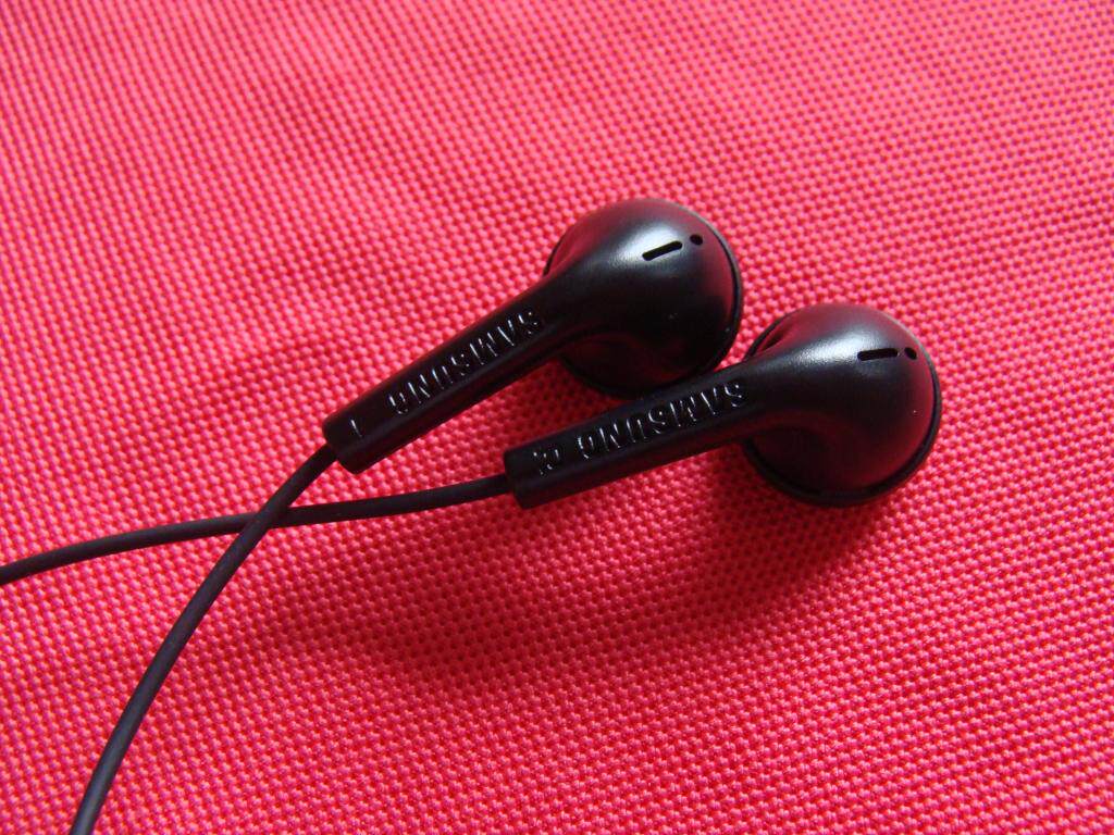 Original mobile phone headphones in the ear-Taobao