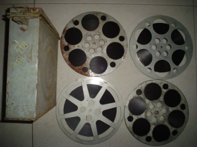 16 mm Film Negatives Movie Copy Color Storyboard of the Women's Guest Shop Zhang Xiaolei Zhongxing Fire