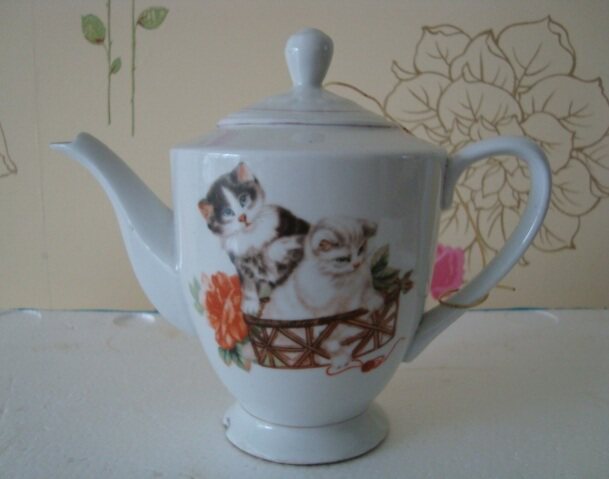 T1647 Cultural Revolution Jingdezhen Small kitty teapot outlet porcelain pattern fine