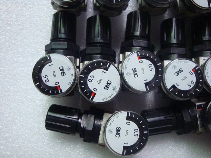 Original SMC pressure regulator AR10-M5 AR10-M5BG with G27-10-R1