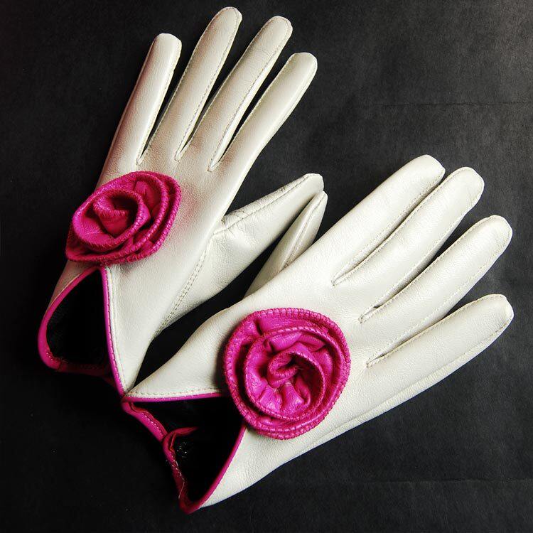 Leather gloves female autumn and winter Korean version cute performance genuine leather gloves charming flower female sheep leather gloves female winter