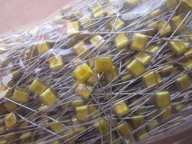 Imported ruby ​​polyethylene propylene film capacitor 0 001uf100v 102 100v p=5mm