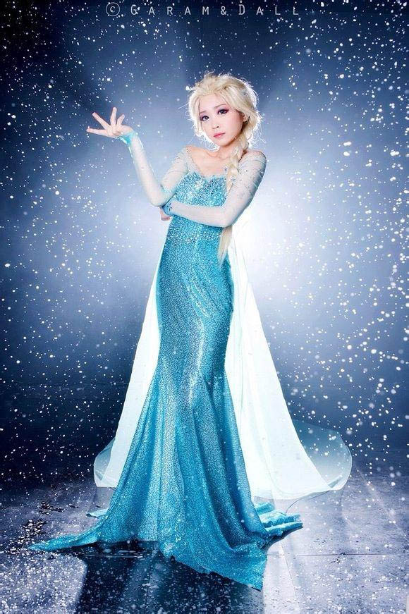 Ice and snow chic beauty Snow Queen Elsa gown Elsa dress Elsa pure artisanal cosplay women's dress