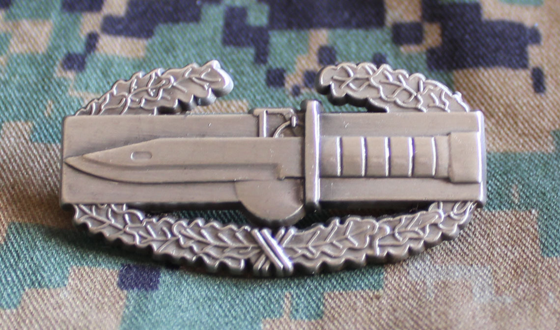 Challenger Metal Badge American White Edged Battle Badge Gown Dress Uniform Exclusive