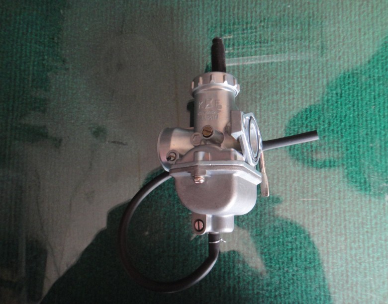 Futian Five-star Zongshen Loncin tricycle locomotive original 100 110 engine Kunfu carburetor