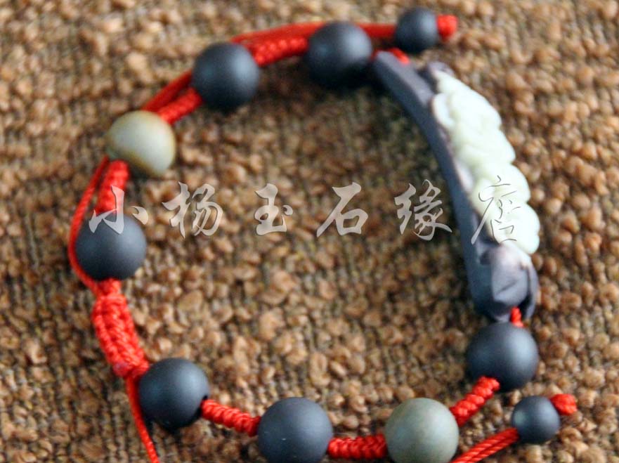 Ningxia specialty Helan stone bracelet blessing in front of 1 Helan stone fang