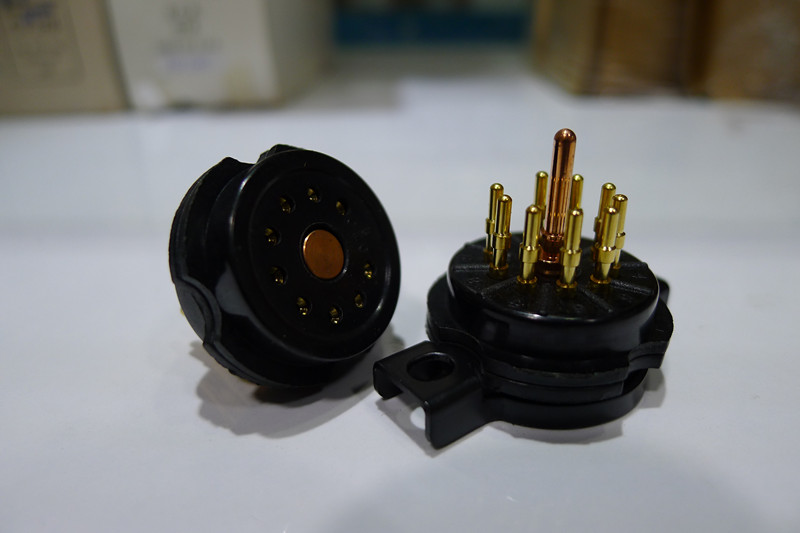 American Electric Wood CMC 9-foot vacuum tube holder suitable for 9-foot vacuum tubes such 12AX7 12AX7 12AU7 12AT7