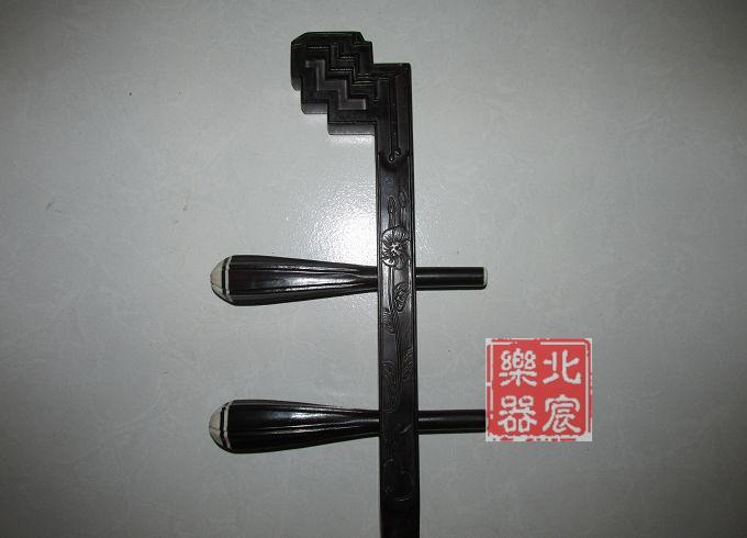 Refined black sandalwood back tattooed heady purple sandalwood back tattooed headmaster hu black purple sandalwood The more theatrical Erhu sends the violin box to the bow.