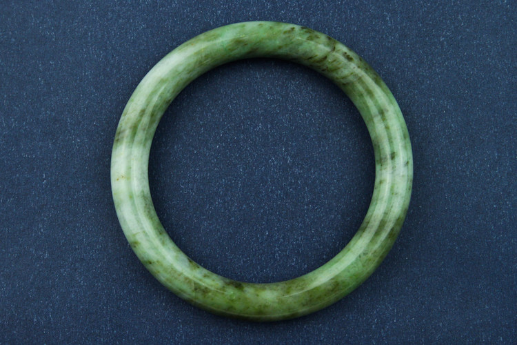 Poly Treasure Penthouse Nanyang Unique Mountain Jade Garden Bar Bracelet Unique Jade Green White Material Garden Bar Bracelet Solo Mountain Jade Garden Bar Bracelet