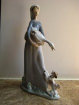 Lladro elegant Spanish handmade porcelain jewelry collection porcelain doll girl with goose and dog