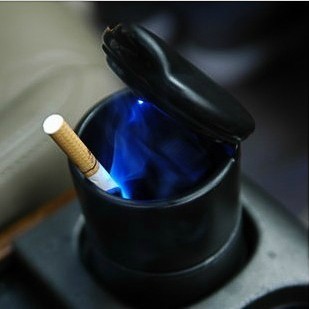 汽车用品烟灰缸车载烟灰缸便携式车内用品 车用烟灰盘缸阻燃材料