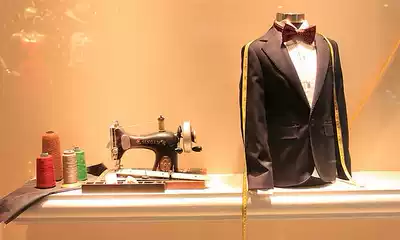 Baoshan North Wing Commercial Street Xiaozhu tailor physical store synchronized parity to modify clothes and pants, etc.