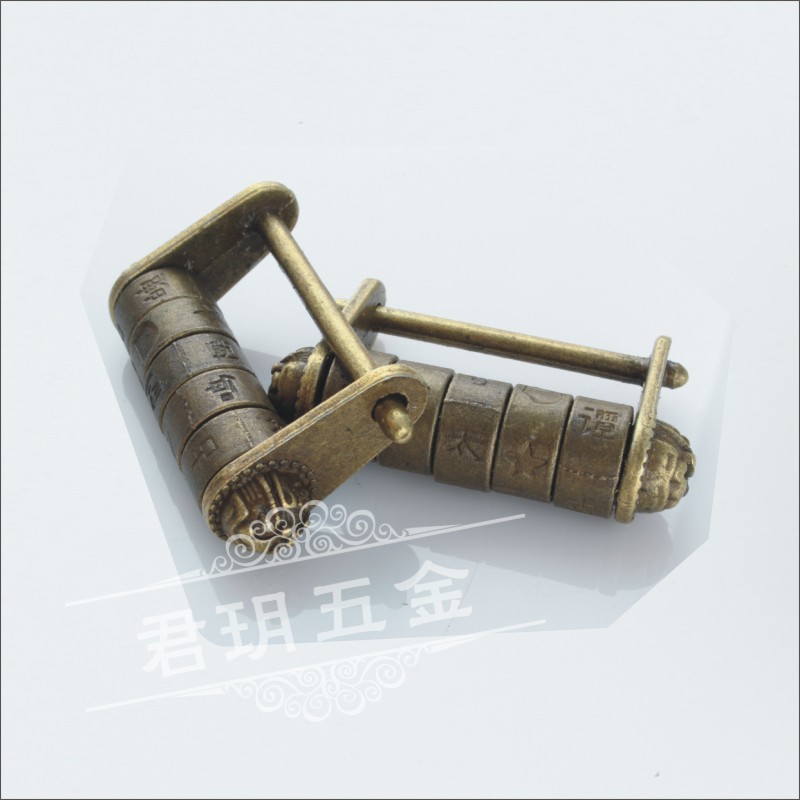 8001 Antique password small padlock bronze padlock ancient padlock green ancient padlock password cannot be changed