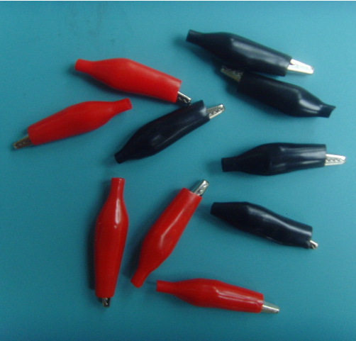 The small number of crocodile clips.