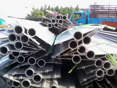 Our factory produces aluminum row refrigeration aluminum row Phi 25 Phi 32 two fins three fins 85 square