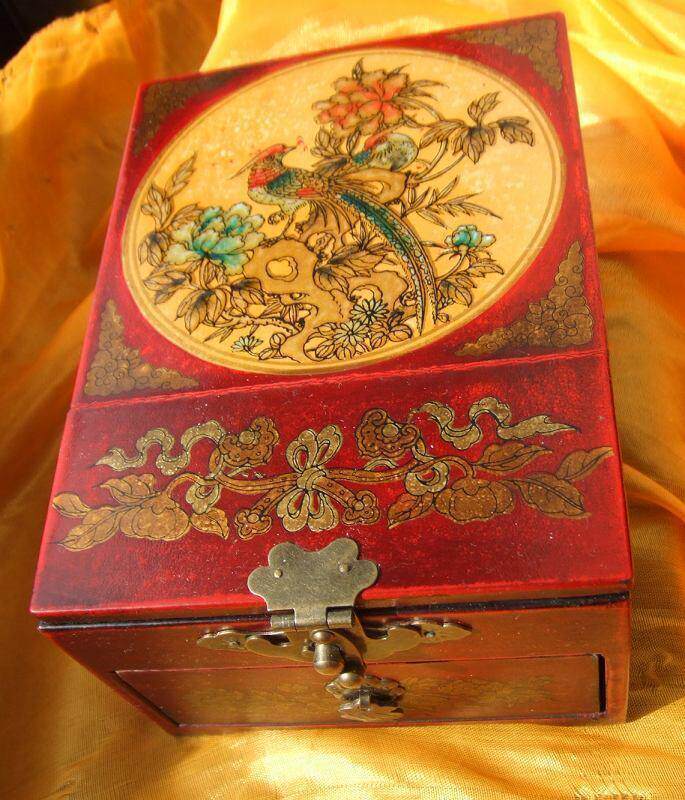 Small pump jewelry box Antique jewelry box Antique multi - functional makeup box mirror box