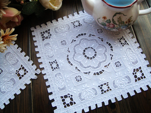 Foreign trade Heavy work flax hand embroidered Wall side European-style American retro cup cushion vase cushion decorative cushion overvalued