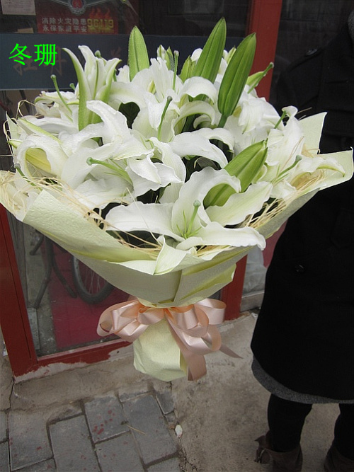 南京扬中诸城香水百合花束无锡同城鲜花速递朋友同事领导长辈礼物