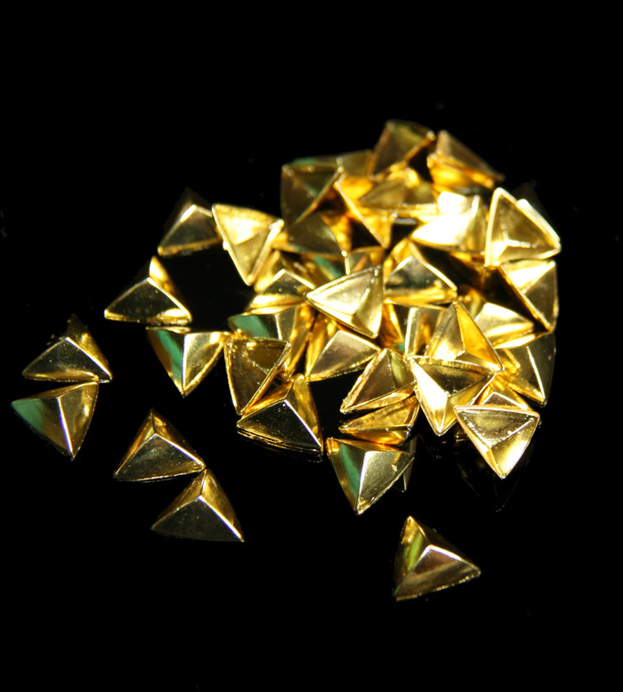 The National Army Metal Badge of the Army's Ties with Triangle