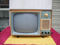 Super rare foreign hand-made sample black and white TV machine(Bao Zhen Bao Lao)