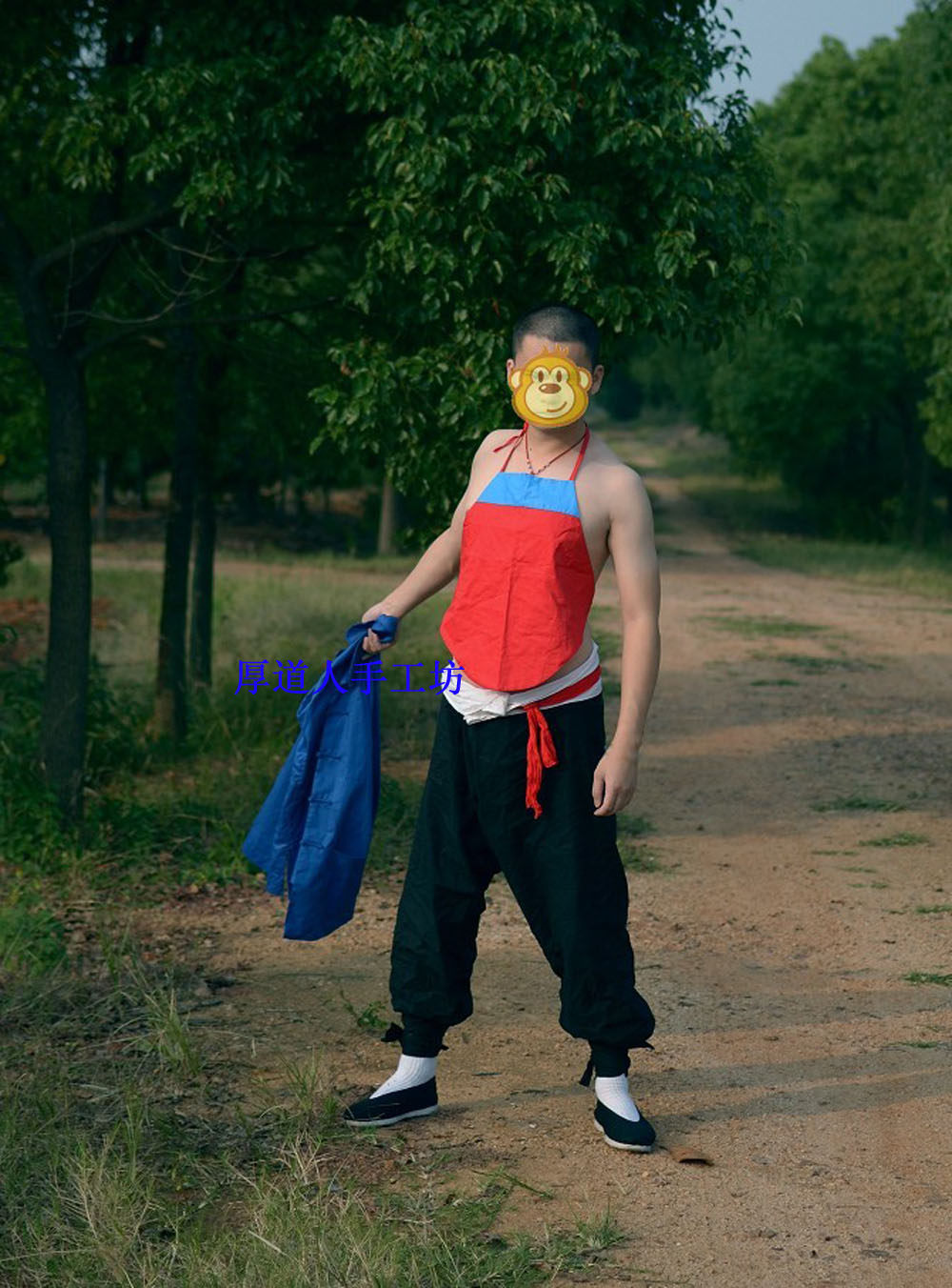 2 men's ladies inlaid with big red cotton fabric old traditional Heqing bellied annual meeting funny props