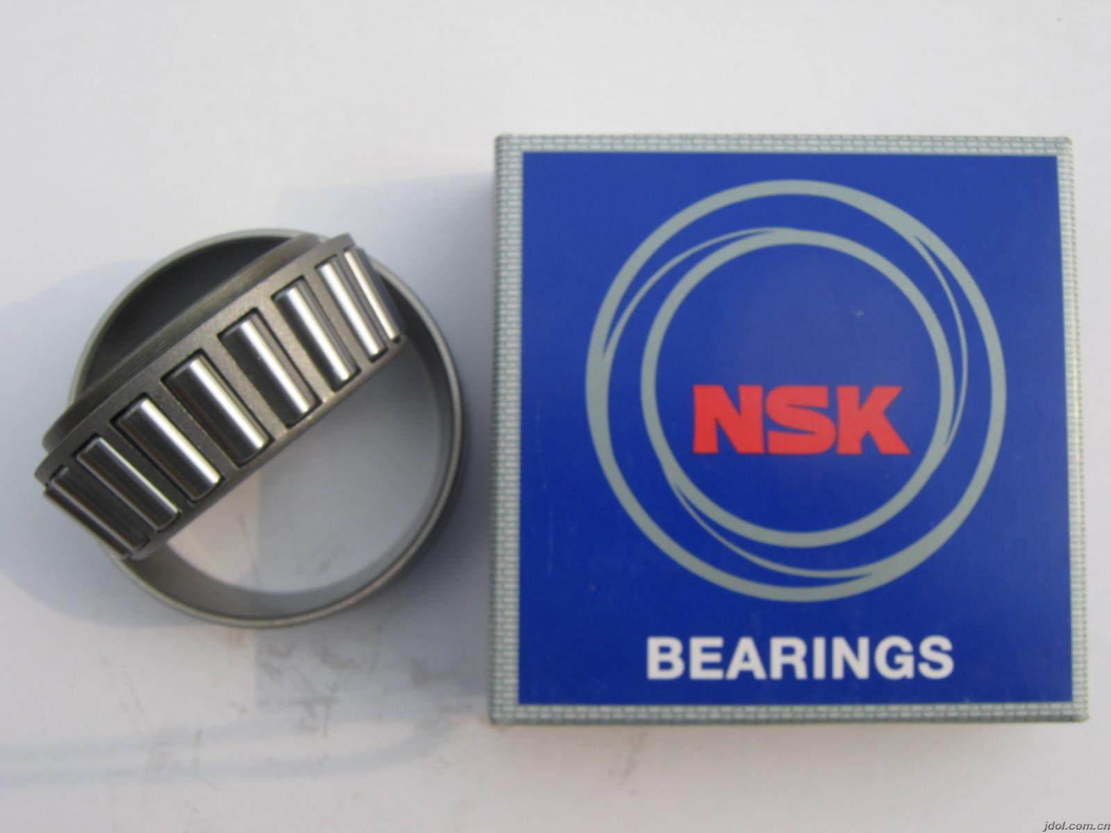 NSK Japan Import Bearing Tapered Roller Bearing HR32207J 7507E 35*72*24 5