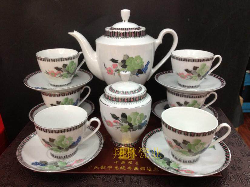 Liling Old Porcelain-Collection of 15 Green Peony Tea sets produced by Xinghuo Porcelain Factory in the 70s