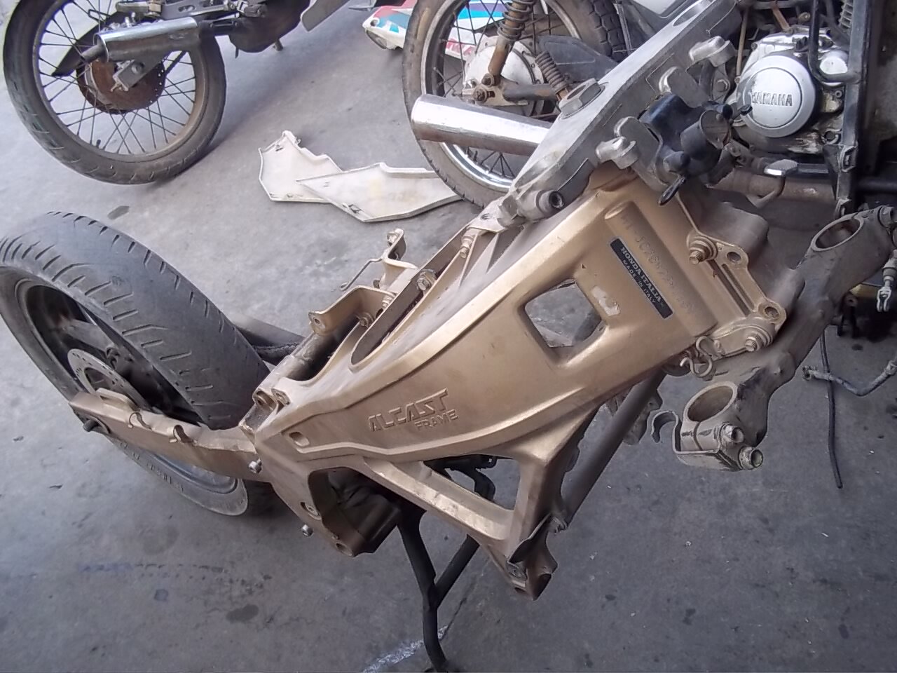 Suitable for NSR125 Italy NSR125 rear rocker arm rear rocker arm assembly