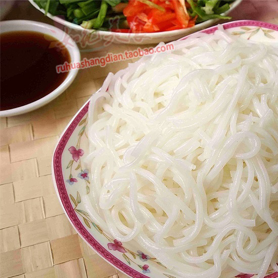 Authentic Yunnan rice noodle dry goods thickness cross the bridge rice noodle cross the bridge rice noodle vermicelli rice noodle fast food Jianshui Mengzi