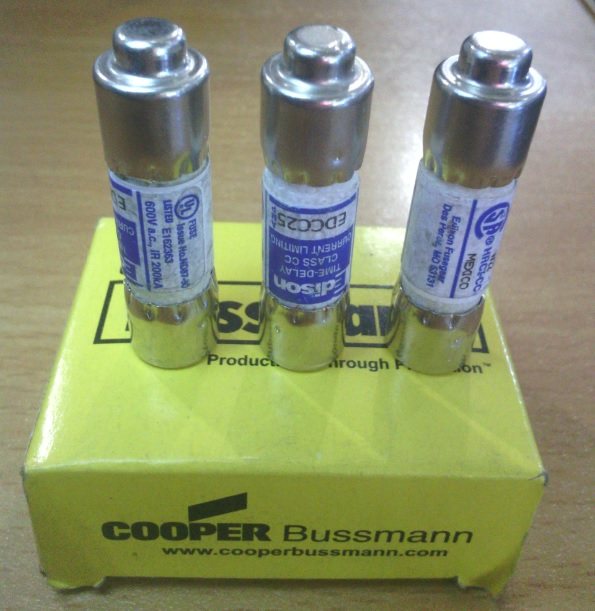 EDCC8 originally loaded with US BUSS Edison 10 * 38 time-lapse fuse fuse 8A600V