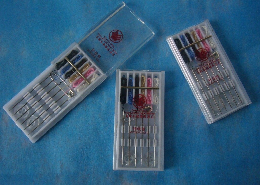 (Customized by the manufacturer) Six-thread plastic sewing box, six needles, two buttons, one pin, free logo printing
