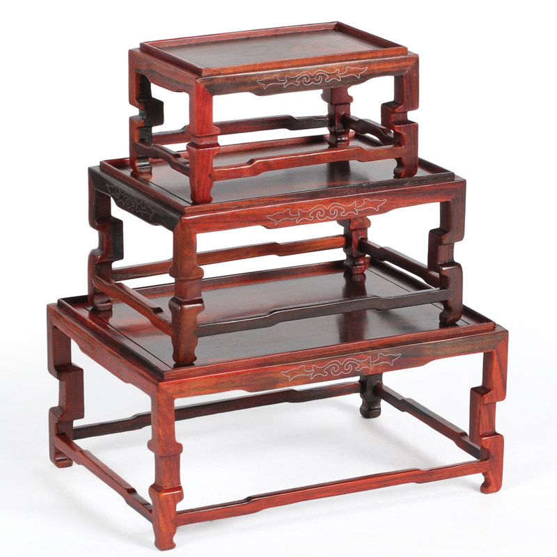 ľʯ��Լ��ľ����֦��ʯ��������2012080805