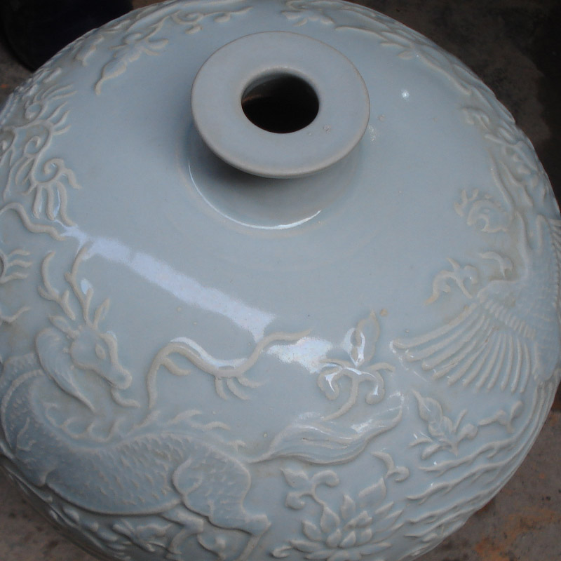 Shadow green name plum bottle of jingdezhen porcelain jingdezhen imitation of northern song dynasty Shadow blue glaze porcelain imitation of northern song dynasty peony may the name plum in the evening