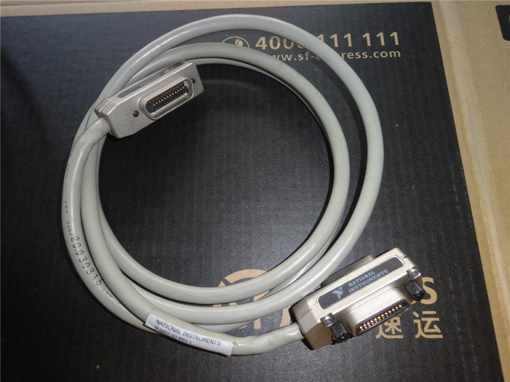 NI GPIB line (2 m) 763507-02 REV 1