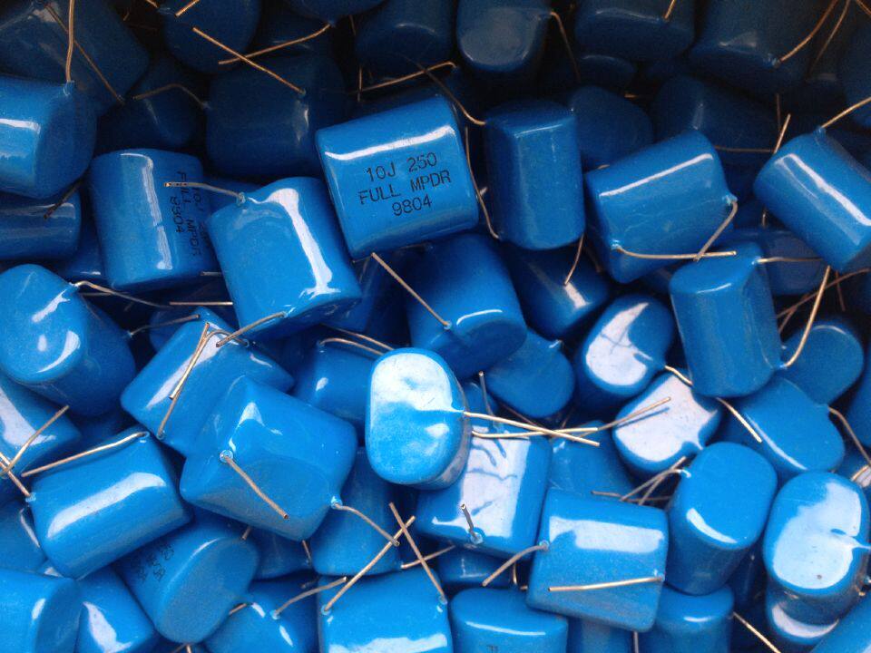 FULL MPDR 10UF J 250VDC foot distance 30mm